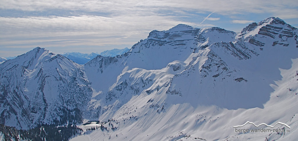 fruehjahrs-skitouren-im-karwendel