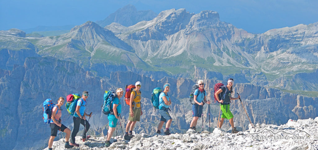 Wandergruppe in den Dolomiten
