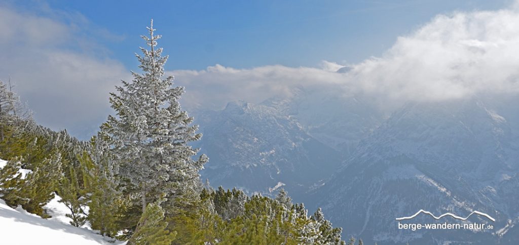 Blick in das winterliche Karwendelgebirge