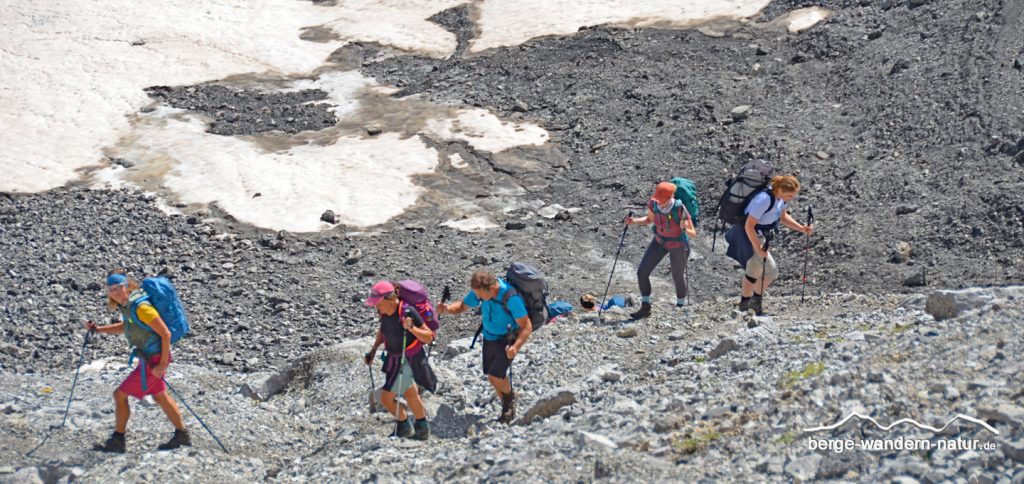 geführte Wandergruppe im Kernstück des Schweizer Nationalpark 