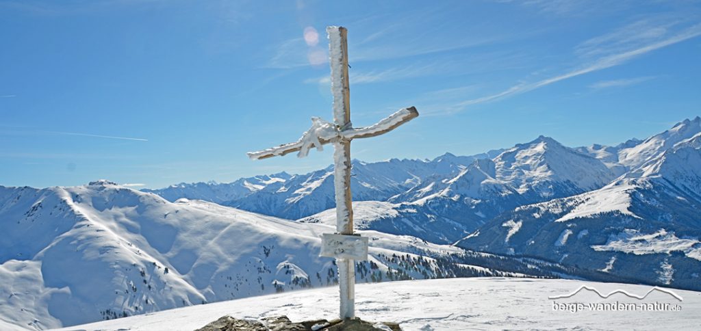 Gipfelkreuz in den Brandenberger Alpen