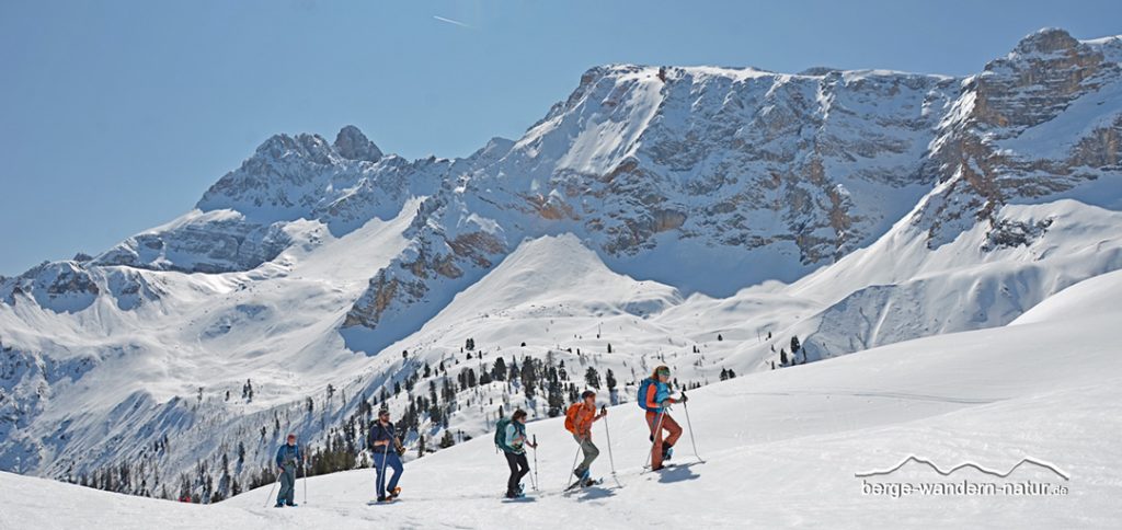 Schneeschuhwanderer im Pustertal