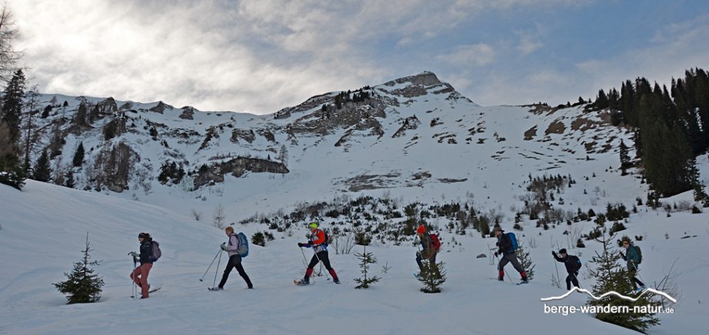 geführte Schneeschuhgruppe mit LASI im Karwendel